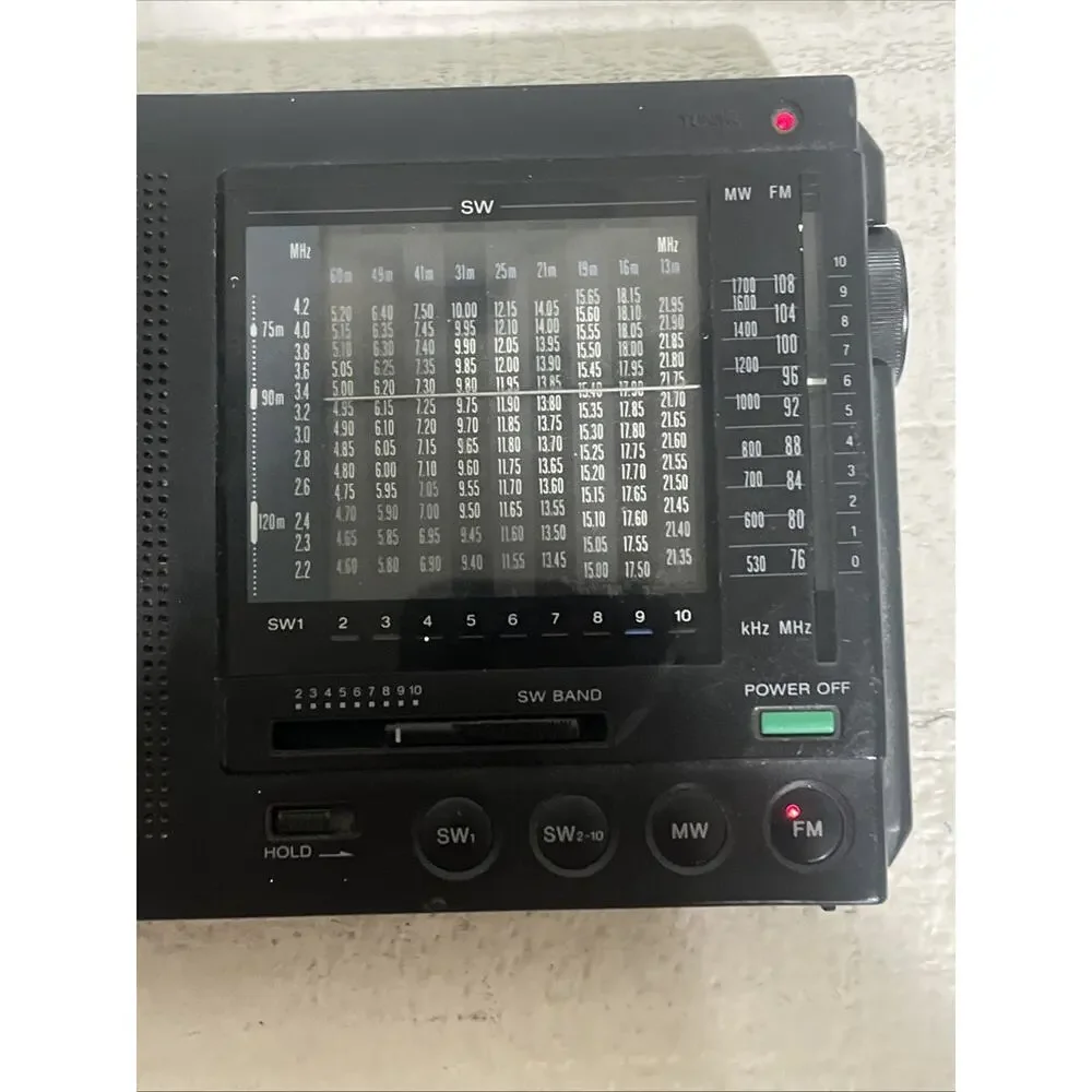 Sony ICF-7601 Portable World Radio Receiver 12 Bands . Tested Works Read Disc